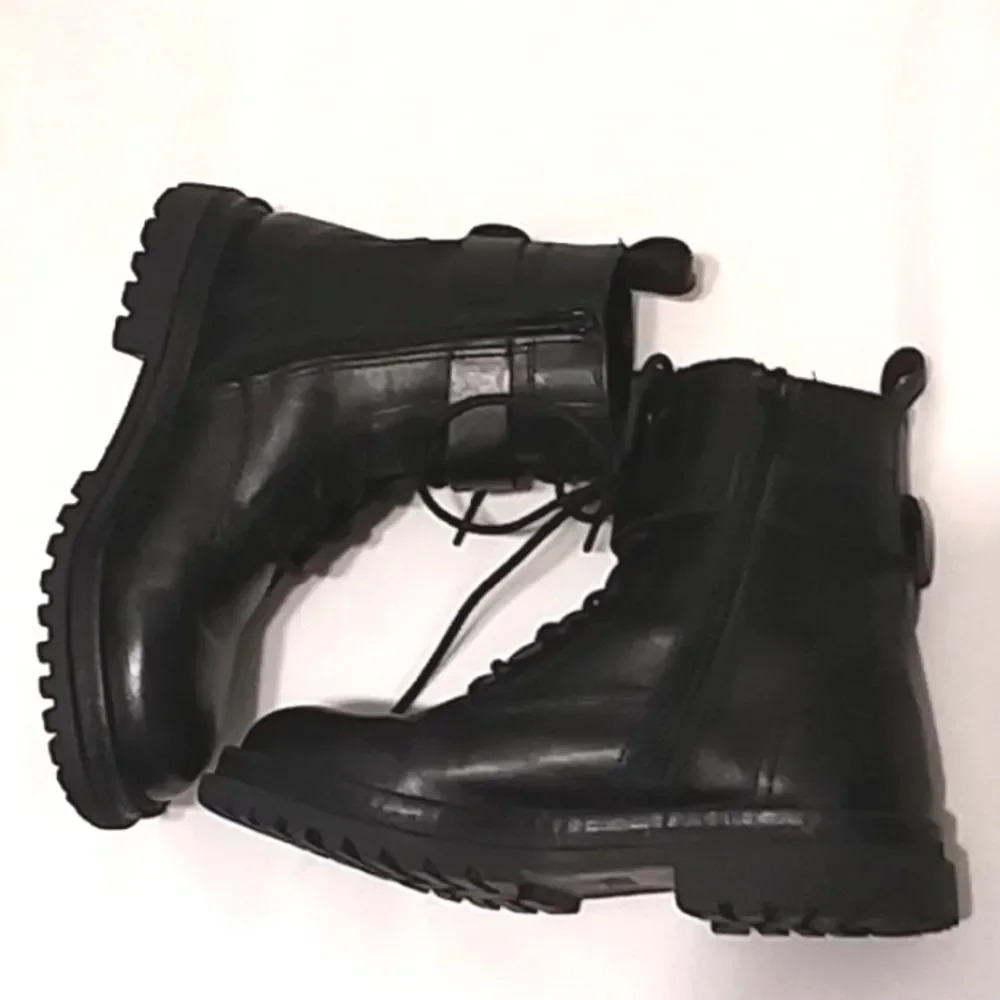 Zara Girls Combat Boots Leather Lug Easy Zip Laced Look Silver Buckles EU 32